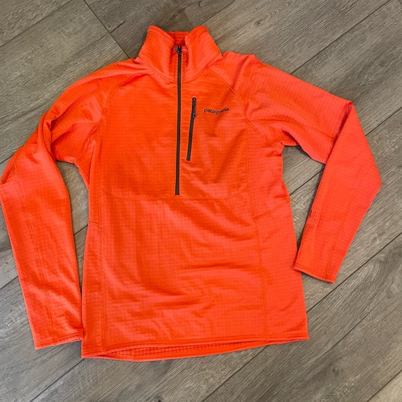 Patagonia Orange Pullover - Picture 1 of 3